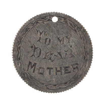 France. Third Republic (1871-1940), AR 1 franc, Paris, 1918. Obverse smoothed and engraved ‘TO MY / DEAR / MOTHER’. © The Fitzwilliam Museum, University of Cambridge.